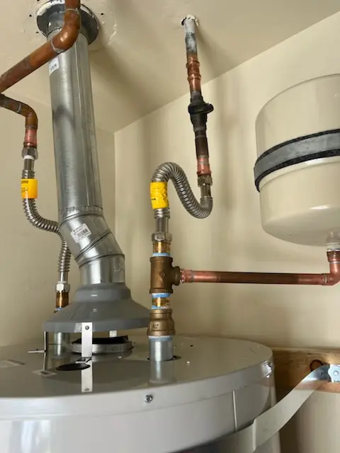 Water heater installation and plumbing repair in Kingsville